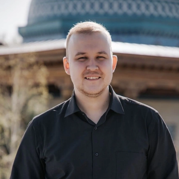 Амир Усманов