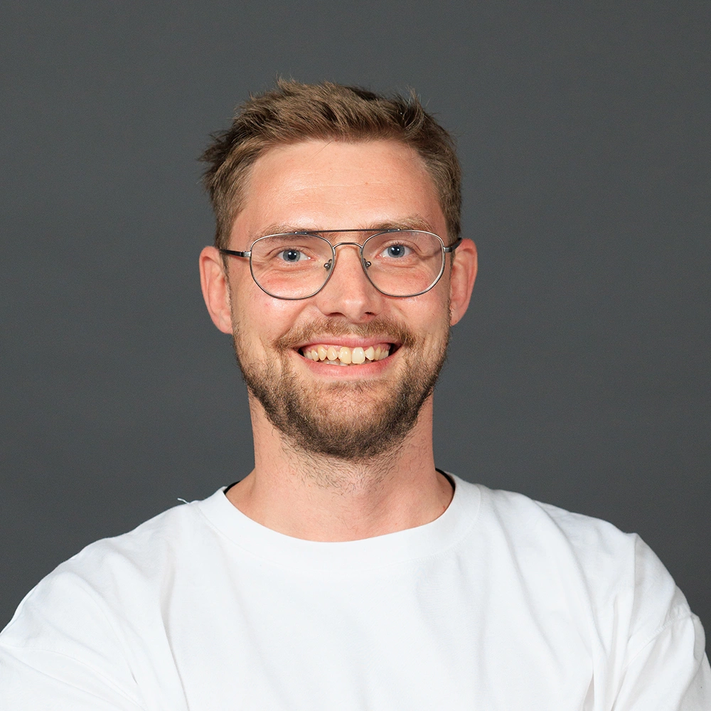 Олег Елисеев